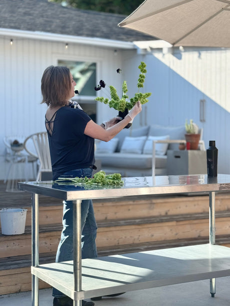 Tiffany Blaylock of Matador Studio teaching Unbound Flora Workshop at Poet and the Bench