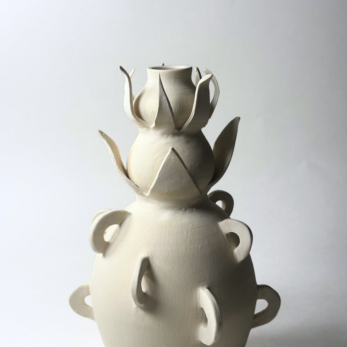 Avigail Remak / Ceramics / Vase / Blossoming