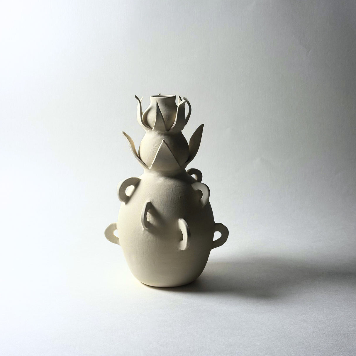 Avigail Remak / Ceramics / Vase / Blossoming