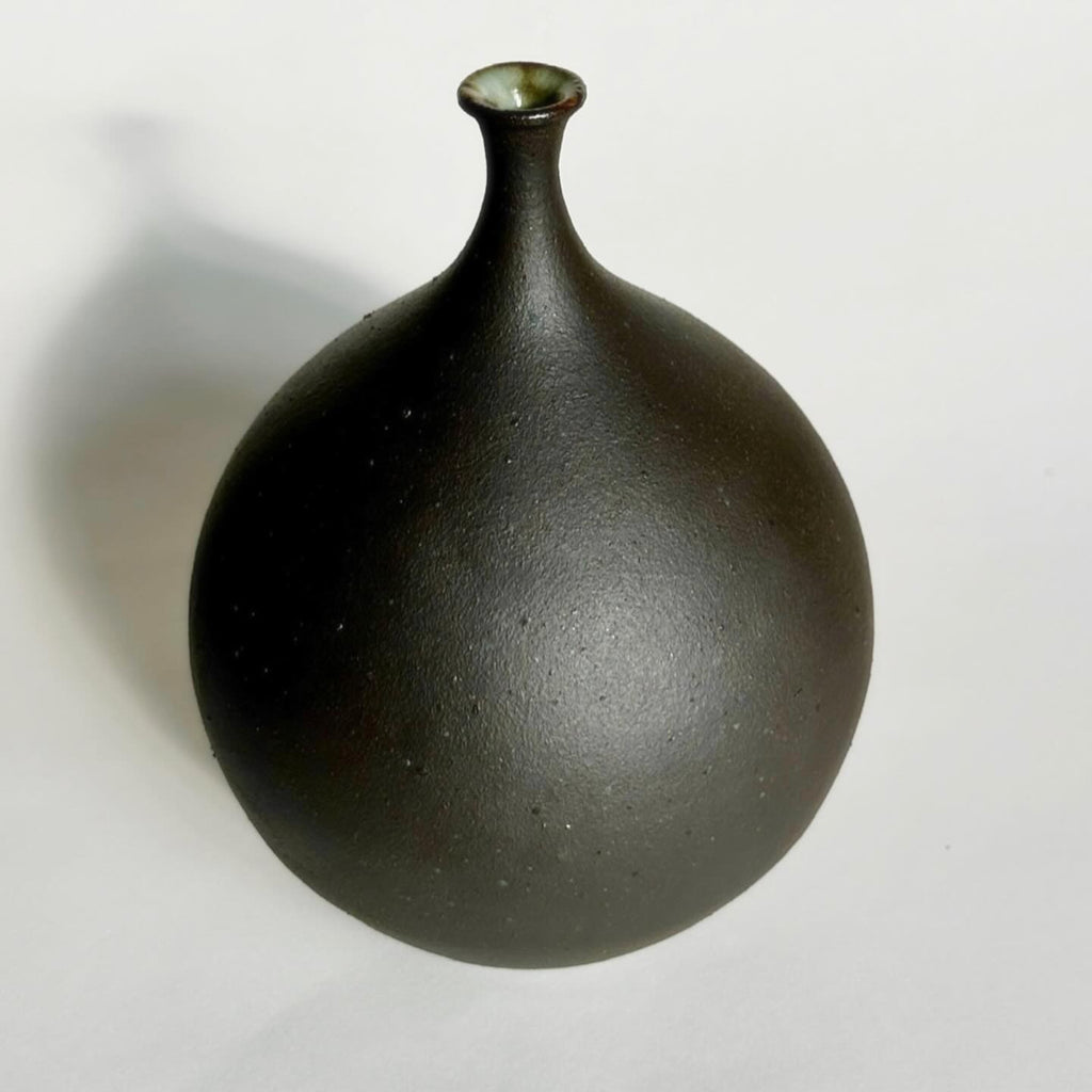 Dana Chieco / Ceramics / Vase / Bottleneck No 21