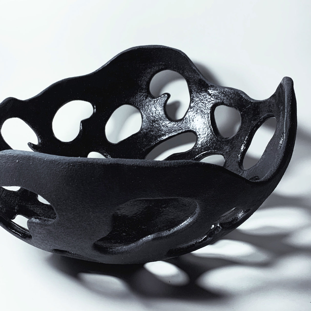 Avigail Remak / Ceramics / Bowl / Dark Holey