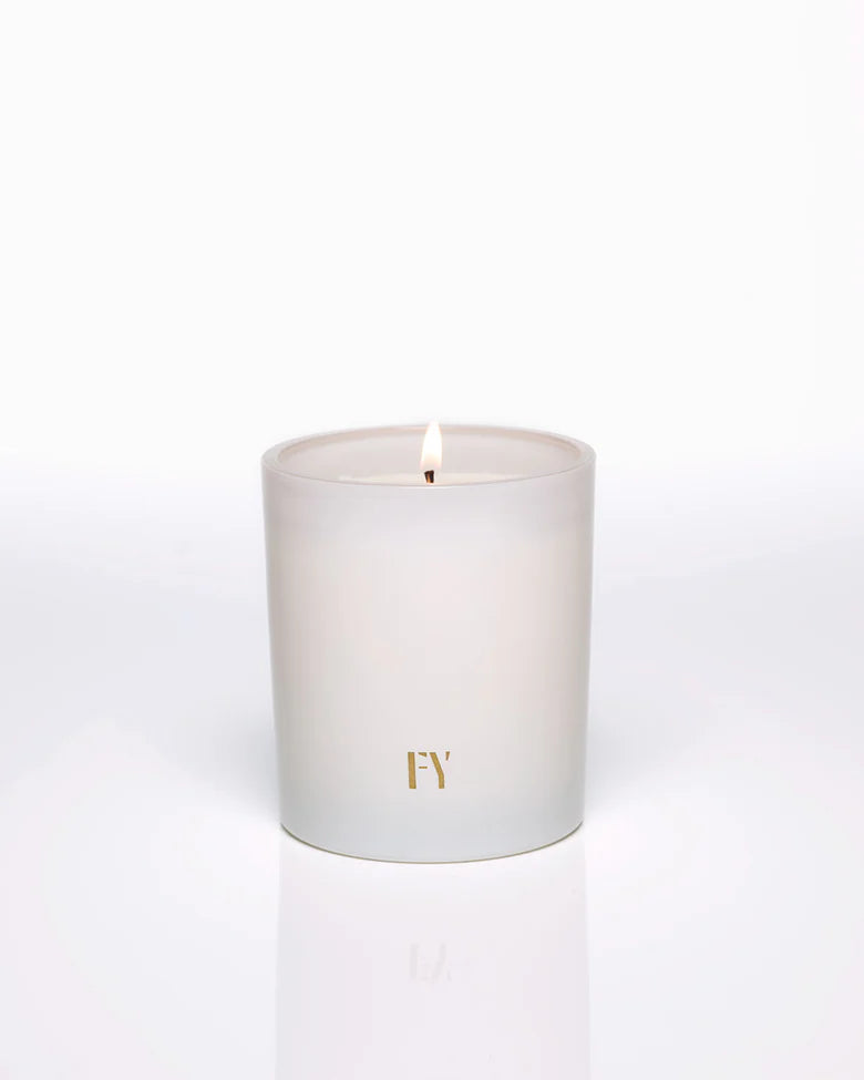 FEU candles by Free Yourself are a passionate declaration with a warm, spicy scent of clove, cinnamon, neroli, smoky woods and leather. The base of labdanum, tonka and cedarwood ensures a sensual, memorable finish. In a reusable 10oz glass vessel