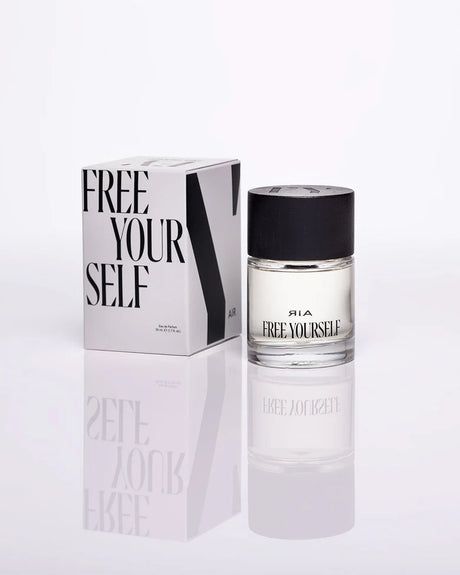 AIR perfume is a harmonizing scent of grapefruit, ginger, vetiver, solar notes, and moss. 