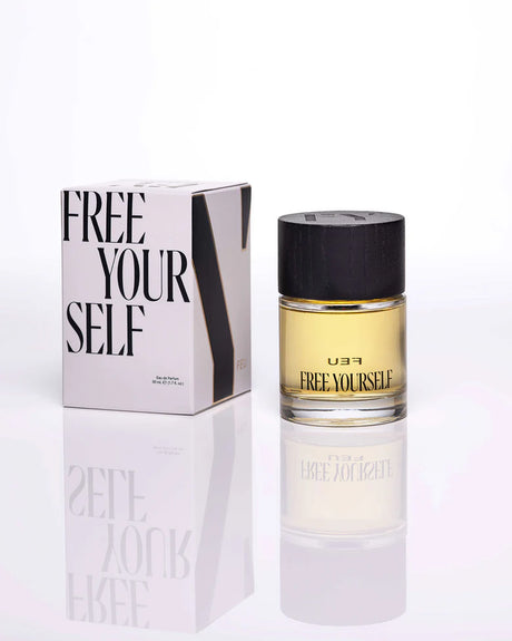 FEU is a passionate declaration with a warm, spicy scent of clove, cinnamon, neroli, smoky woods and leather and a base of labdanum, tonka and cedarwood.