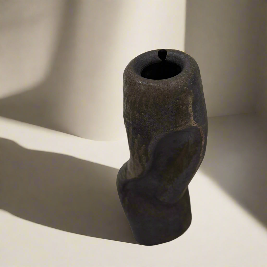 Ian Hazard Bill / Ceramics / Vase / Gesture Vase Medium