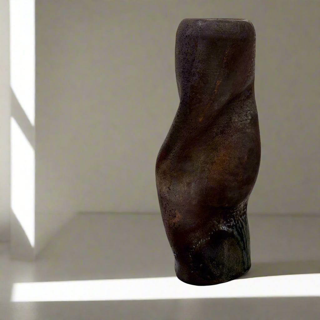 Ian Hazard Bill / Ceramics / Vase / Gesture Vase Medium