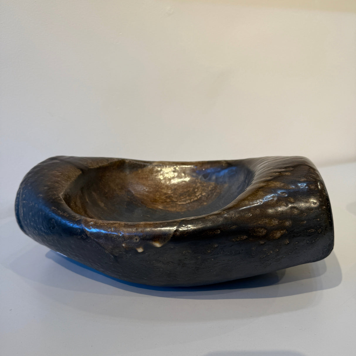 Ian Hazard Bill / Ceramics / Bassinet / Medium Rich Brown Basin