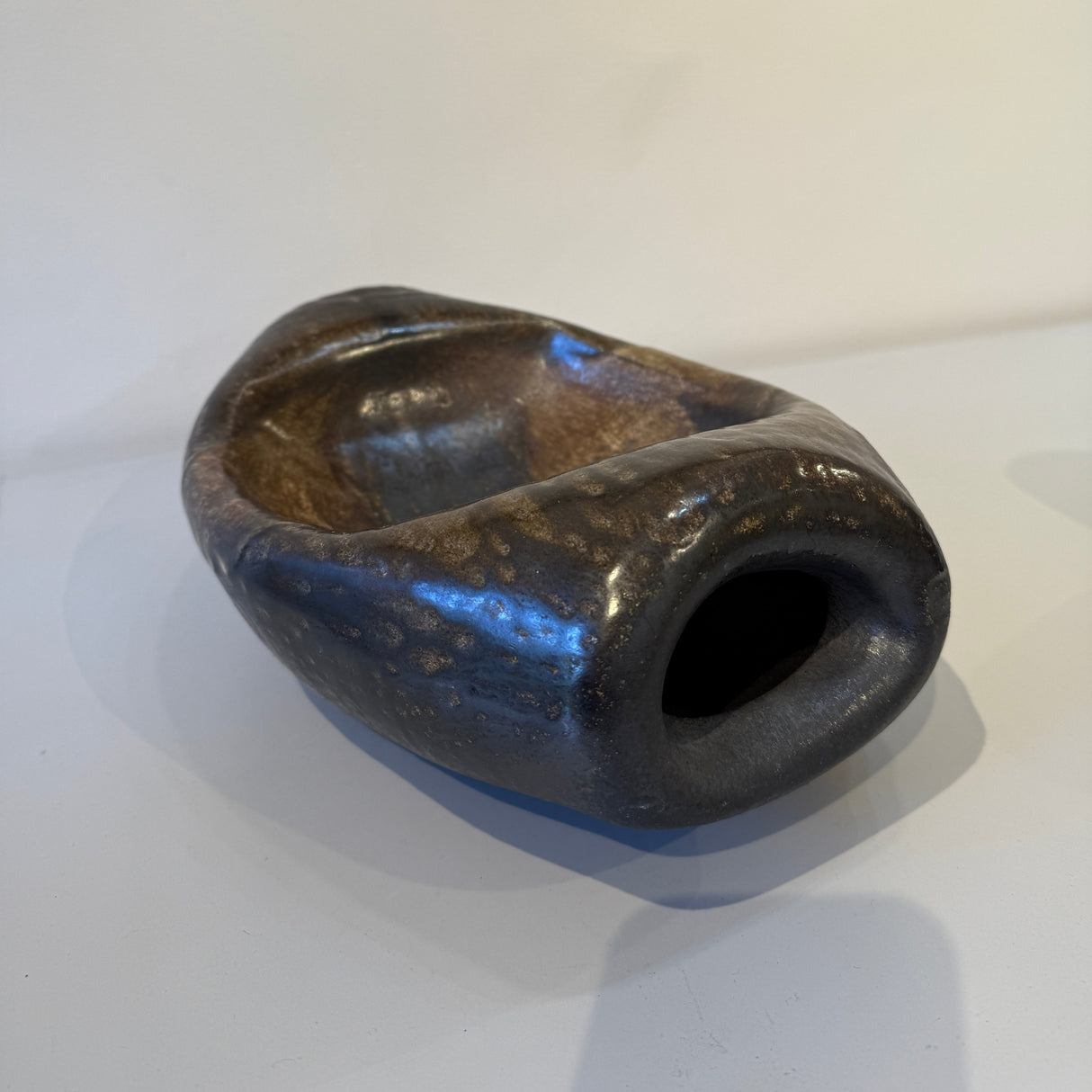 Ian Hazard Bill / Ceramics / Bassinet / Medium Rich Brown Basin