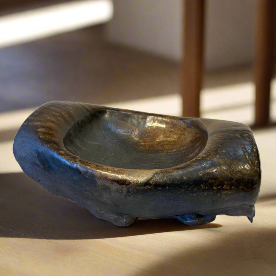 Ian Hazard Bill / Ceramics / Bassinet / Medium Rich Brown Basin