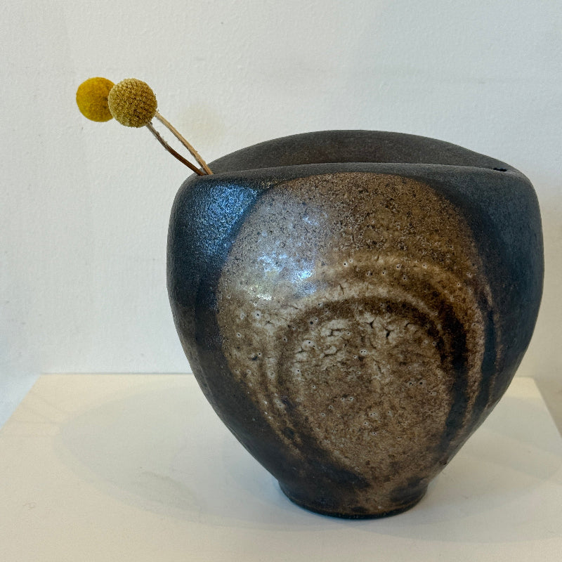 Ian Hazard Bill / Ceramics / Vase / Double Side