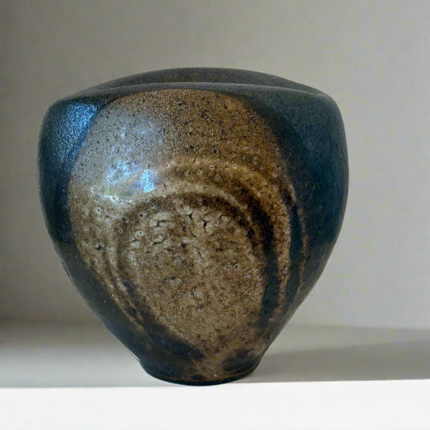 Ian Hazard Bill / Ceramics / Vase / Double Side