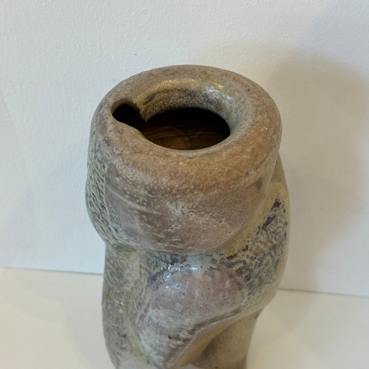Ian Hazard Bill / Ceramics / Vase / Small Ripple Gray-Cream