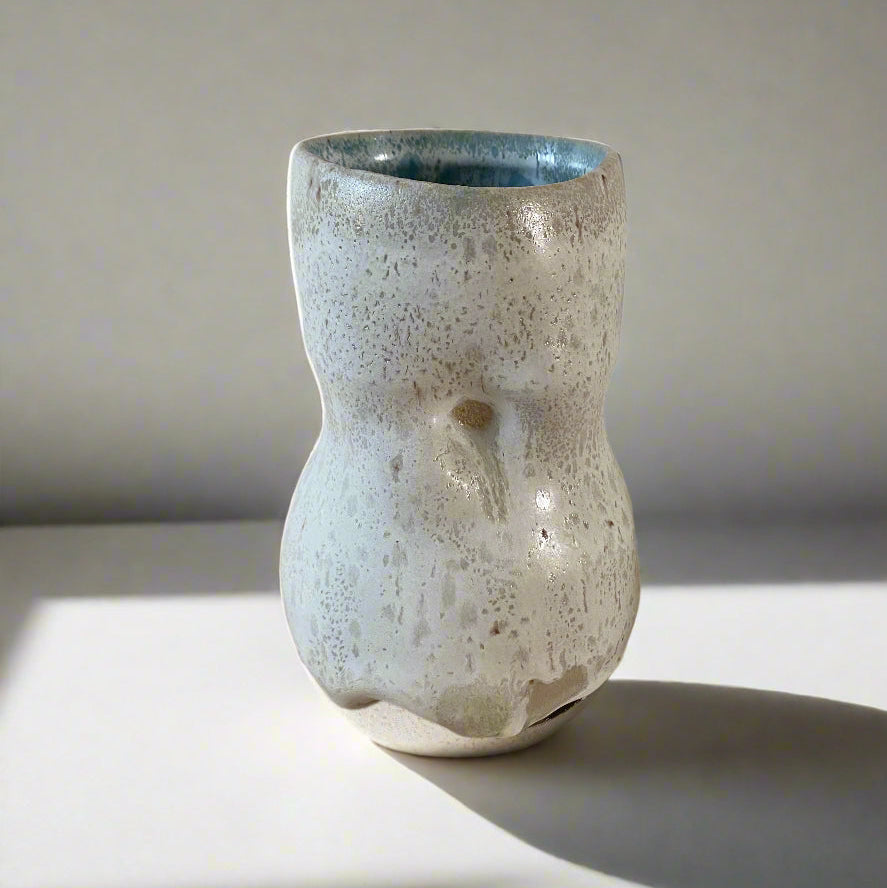 Ian Hazard Bill / Ceramics / Vase / Gesture Vase Small