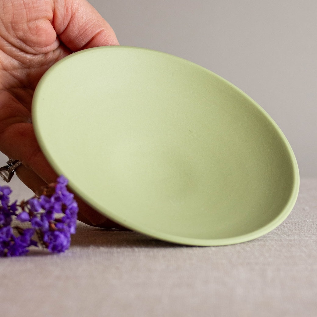 Lisa Fleming / Ceramics / Porcelain / Pea Green Objects