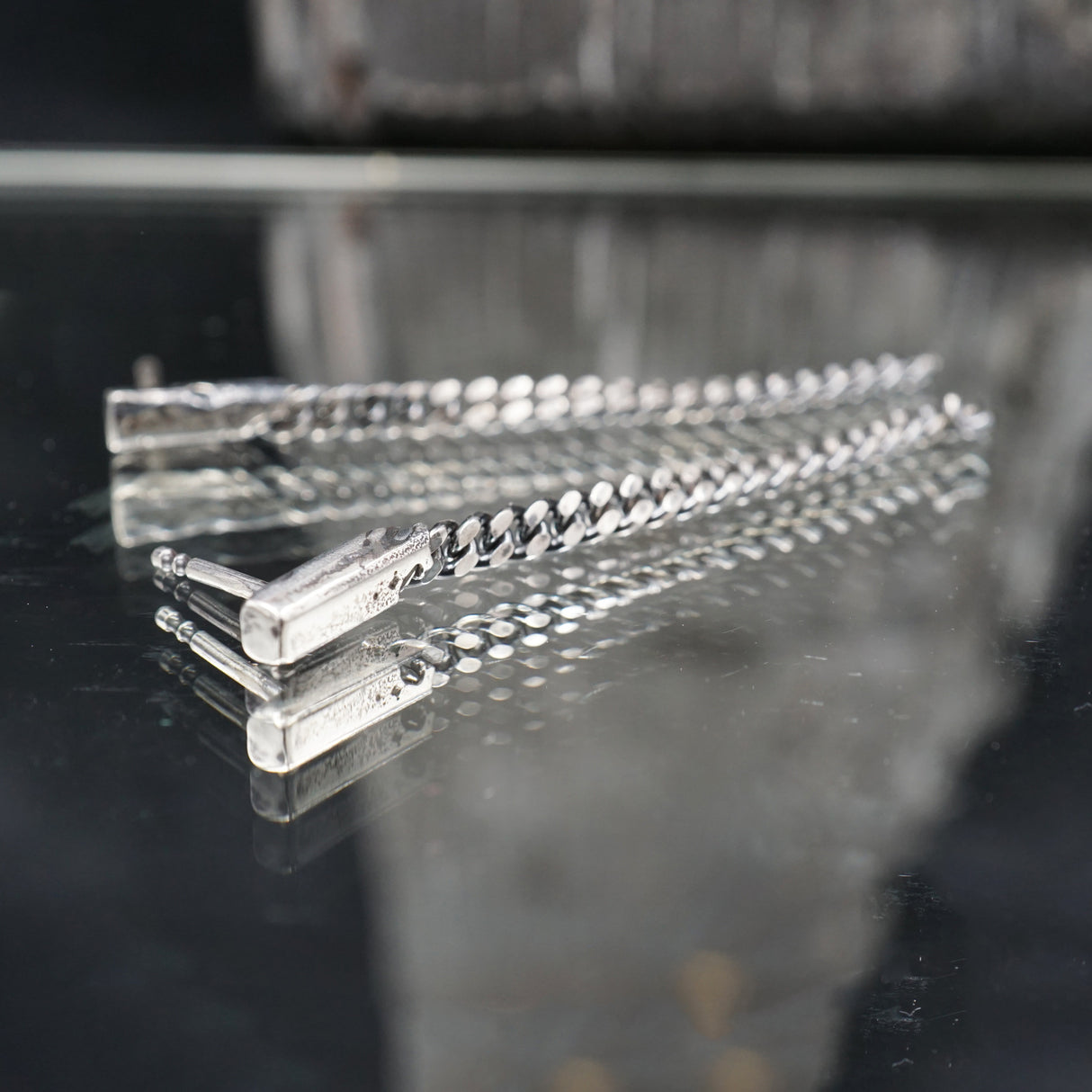 The Blake long chain earrings add that right amount of punk rock with their edgy textural design. Wear them with t-shirts and LBDs alike!