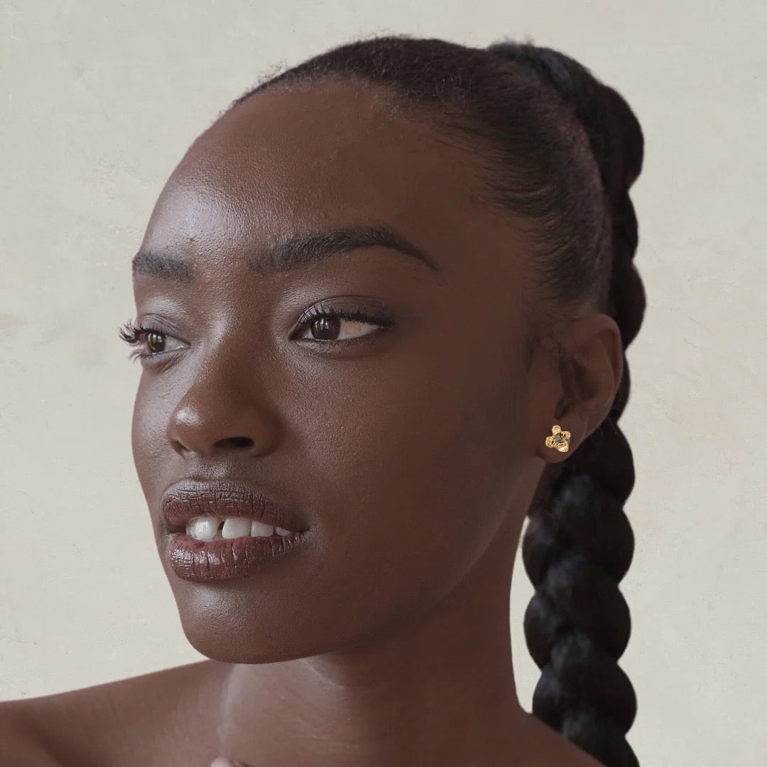 Siri Hansdotter / Earrings / Idun Sapphire Studs