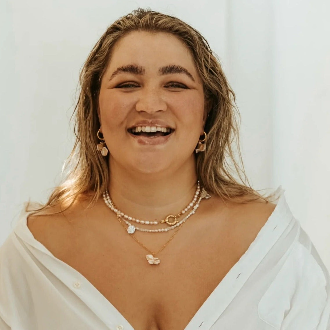 Pearls are for everyone! This mixed freshwater pearl and beads choker necklace is your summer go to.