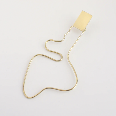 These Sculpture Sway earrings flow with the natural curves of the human form. A love story about freedom.