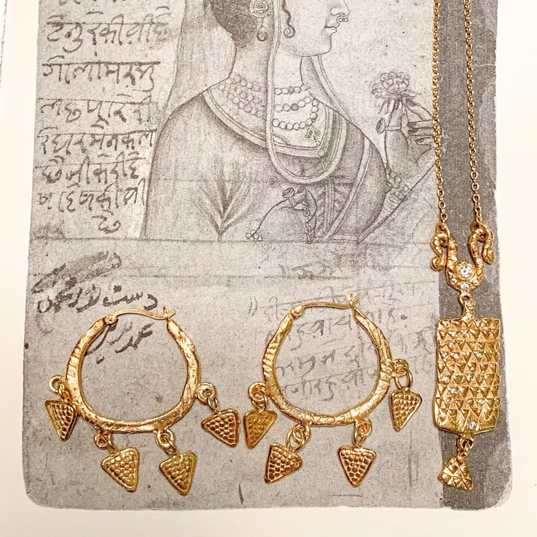 The Temptress of the Vine earrings are a reminder to plant deep and thoughtful intentions, tend them with our hearts, and delight in their succulent offerings. Wear them as an amulet of the rugged and vivid poetry of the natural elements and the world that beckons us.