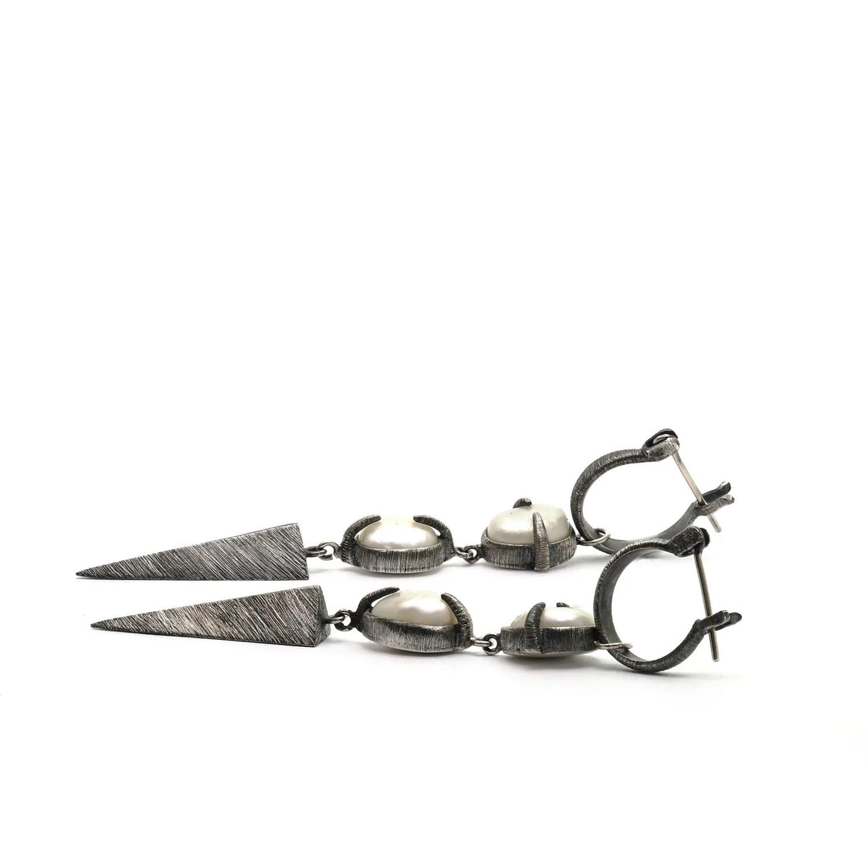 Mariella Pilato / Earrings / Aphrodite Pearls