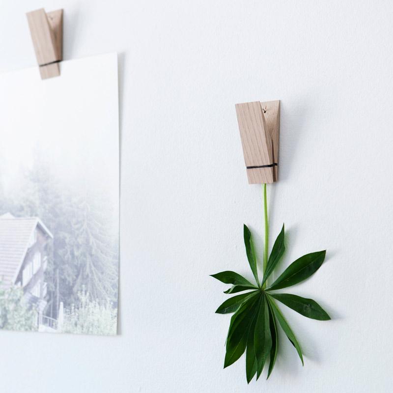 Some moments you just want to last a little longer. Moebe Pinch helps you hold on to those memories, whether it's the flower you plucked on a hike, a favorite recipe card, a love note or the concert ticket from when you met the one you love.