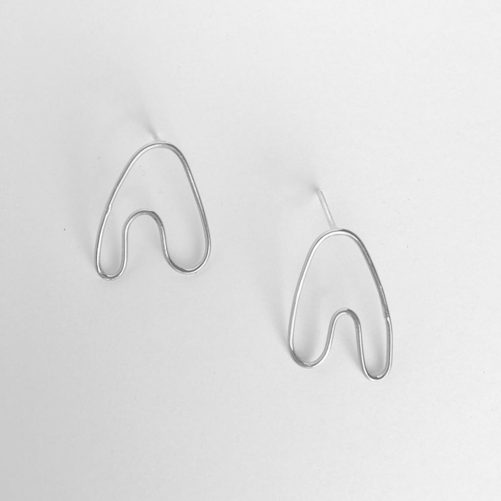 Yellow Jewellery Anaid Mini sculptural earring in silver