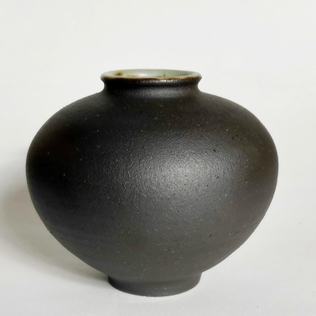 Dana Chieco / Ceramics / Vase / Rotund No 20