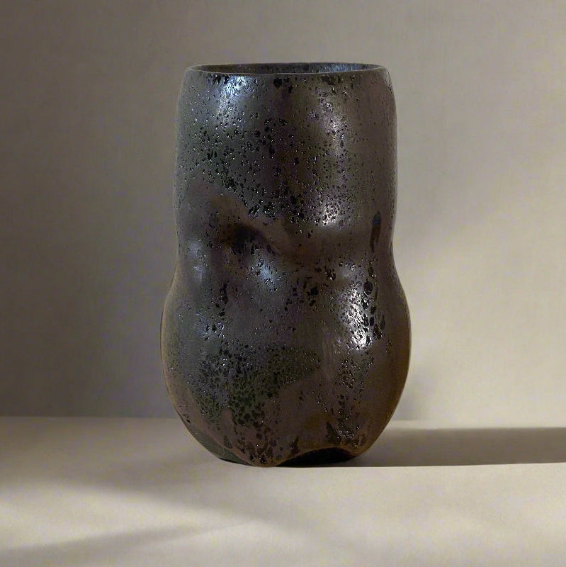 Ian Hazard Bill / Ceramics / Vase / Gesture Vase Small