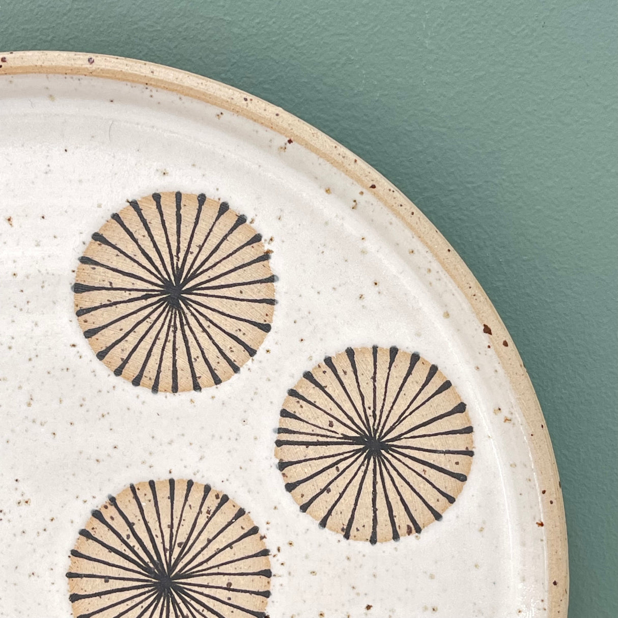 Julems / Ceramics / Hanging Plate / Radial Flowers