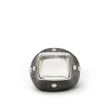 Mariella Pilato / Ring / Crystal and Pearls Rising Light