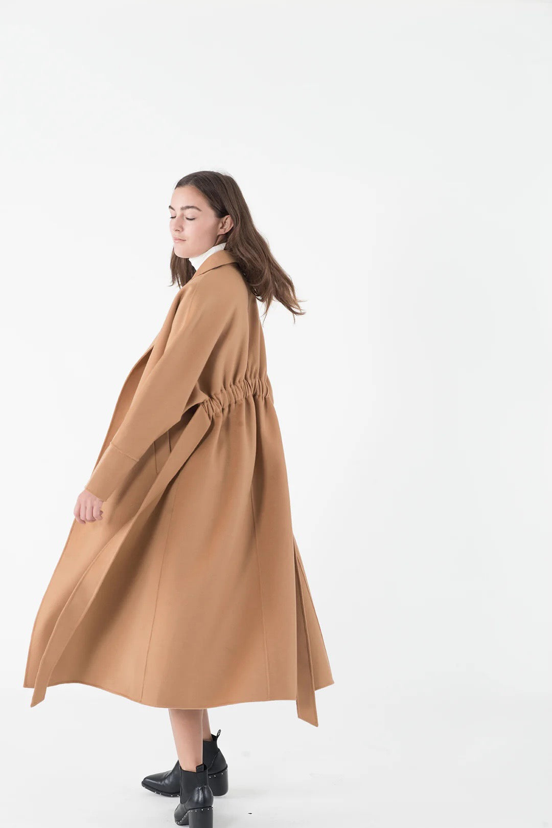 Luxurious Cashmere Coat Mute by JL at Poet and The Bench S