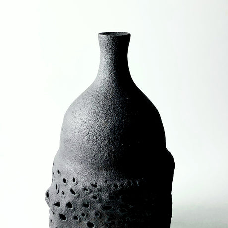 Avigail Remak / Ceramics / Vase / Organic Folds
