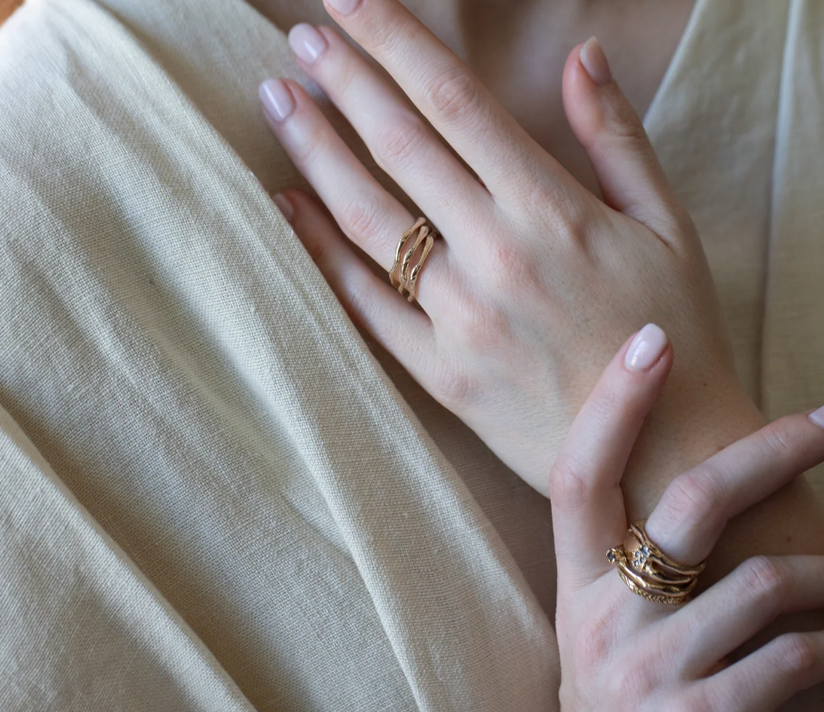 Siri Hansdotter / Ring / Einar Wavy Stacking Band