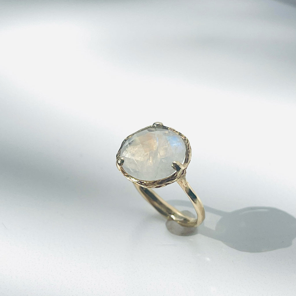 Danielle Welmond / Rings / Rainbow Moonstone in Gold Etched Frame