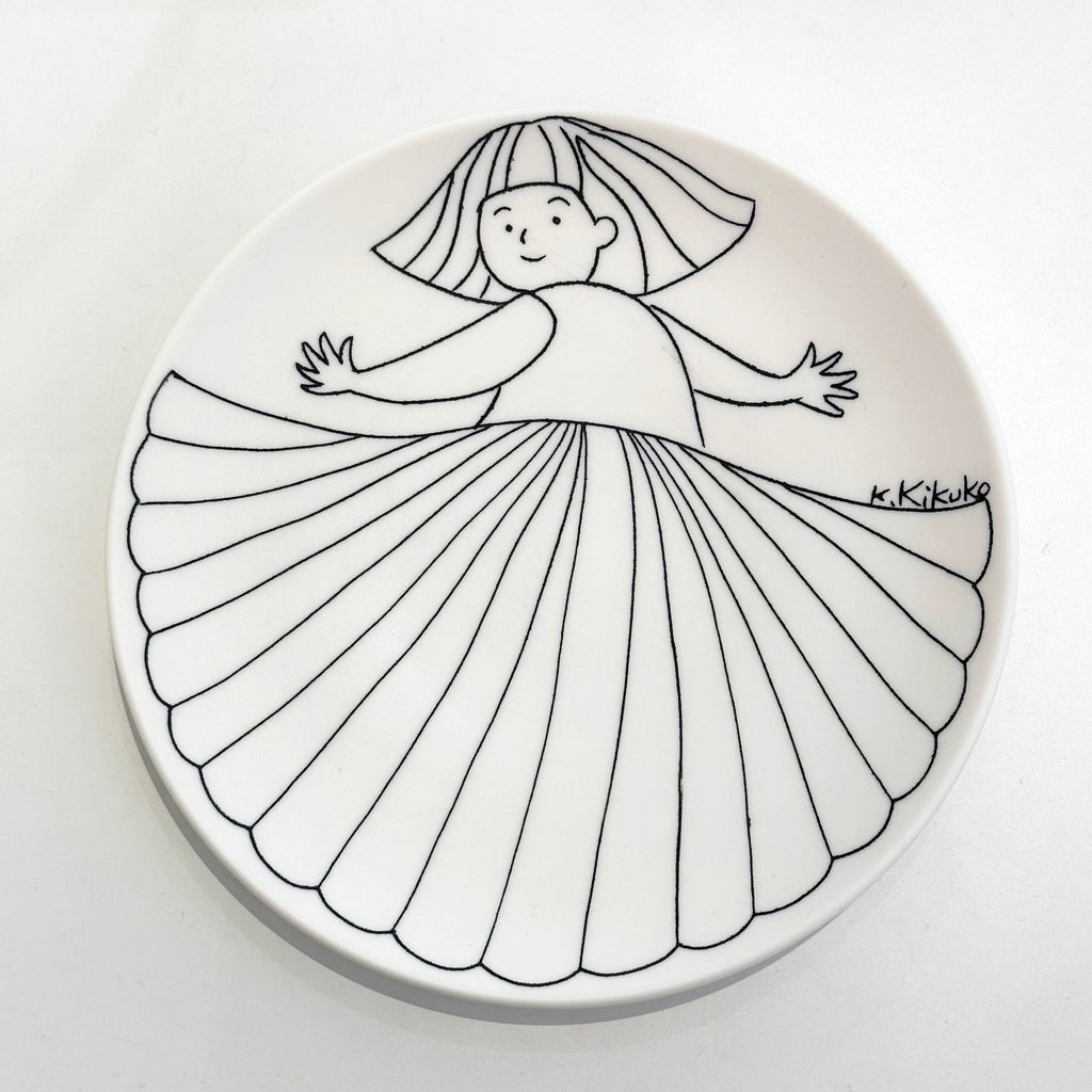 7" Bread Plate. The illustrated scene of the beautiful changing seasons of Japan. A Dancing Girl from the Back. 