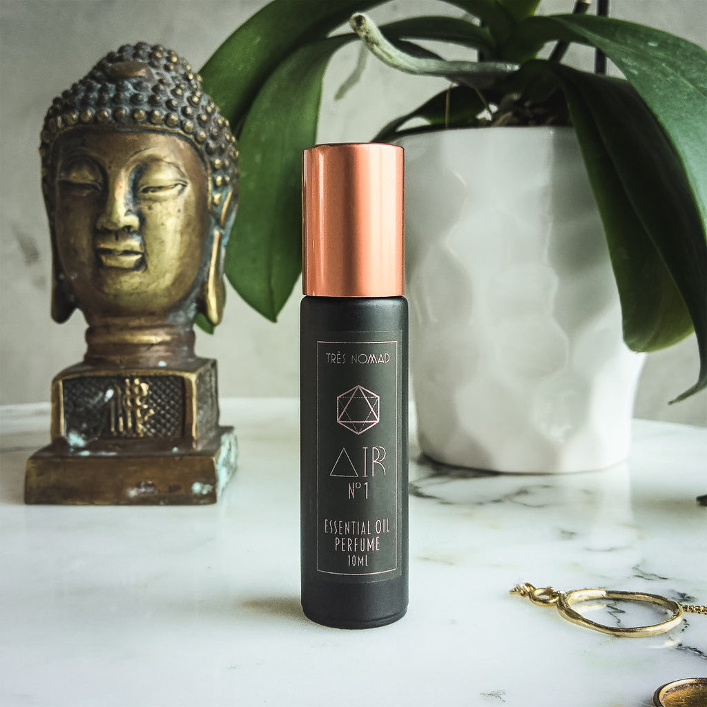 Hand-blended Perfume Spray is created to purify and uplift the spirit with high notes of Palo Santa and base notes of Vetiver and Tobacco flower.