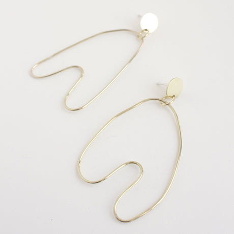 A love story about freedom. The sculptural nature of these Anaid Sway earrings flow with the natural curves of the human form.